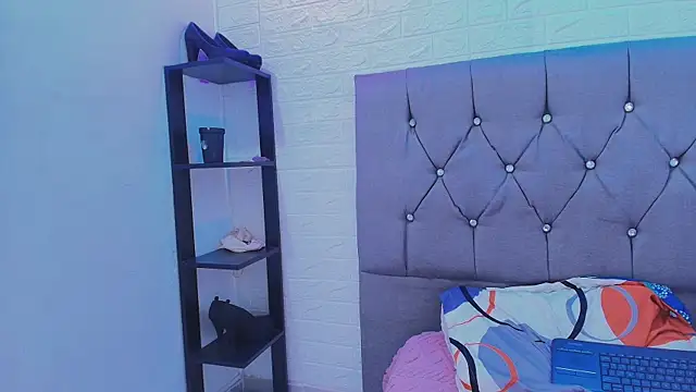 חדר צ'אט בשידור חי של lily_boo