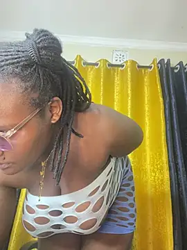 Bustyy_Bitch Live Chatraum