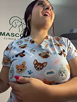 Nahomy_benet's Live Chat Room