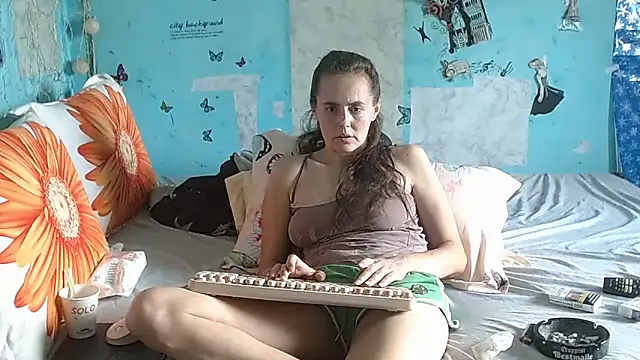 חדר צ'אט בשידור חי של brighteyes77