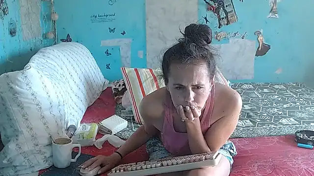 חדר צ'אט בשידור חי של brighteyes77