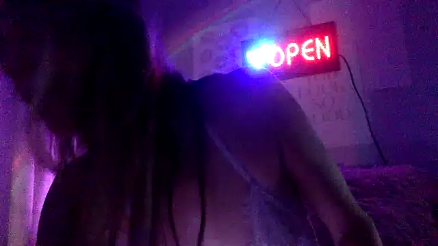 RavenHepburn – live chatrum
