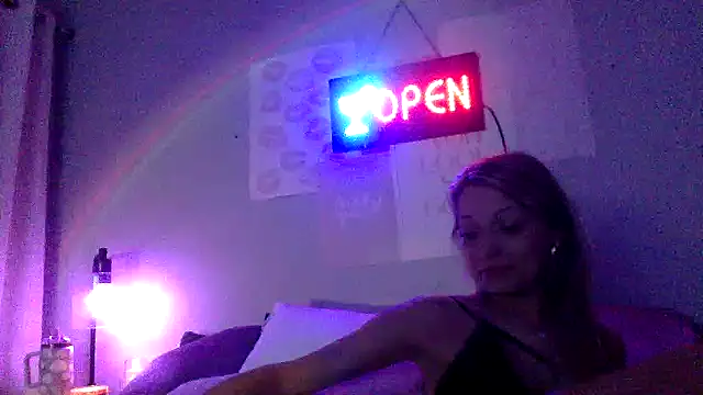 RavenHepburn чат на живо
