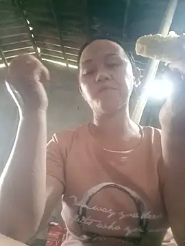 Živá chatovací místnost Hala-tia