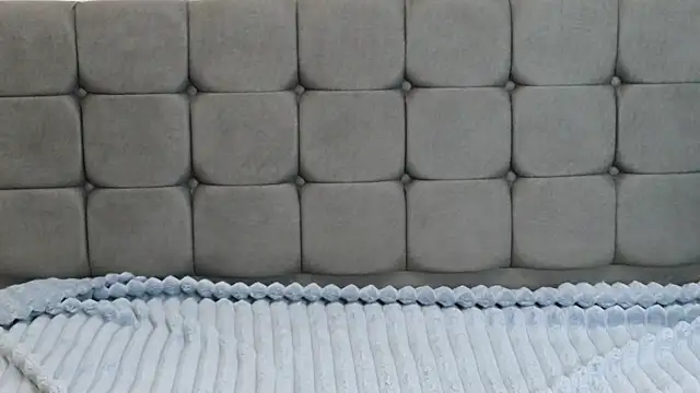 Živá chatovací místnost LauraLowe
