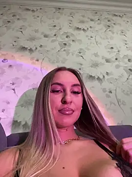BlondyVIP Adlı Modelin Canlı Sohbet Odası