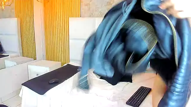 Živá chatovací místnost LolaWhite_HL