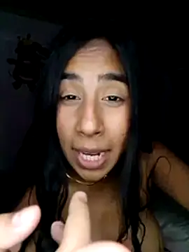 alice_xoxo_'s Live Chat Room