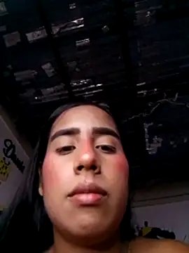 Živá chatovací místnost alice_xoxo_