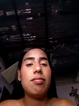 alice_xoxo_ élő chatszobája