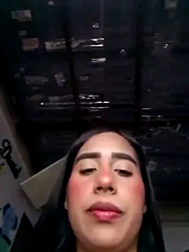 חדר צ'אט בשידור חי של alice_xoxo_