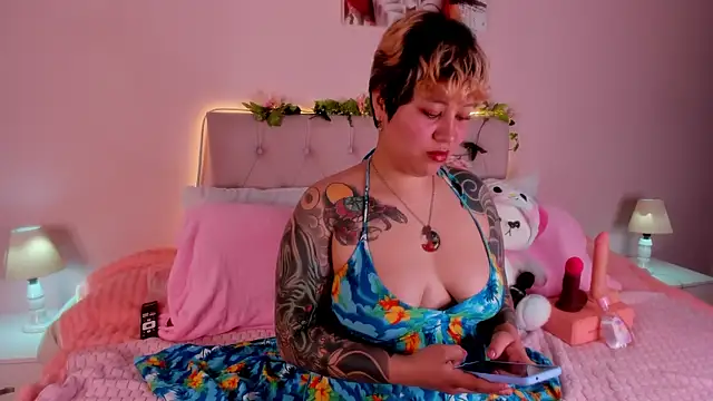 Annapinuplovex's Live Chat Room