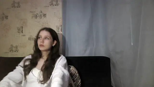 Seks show uživo modela ElinoreHuxman na kameri