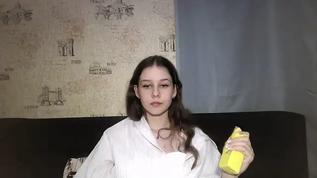 ElinoreHuxman's Live Chat Room