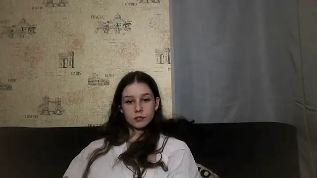 ElinoreHuxman's Live Chat Room