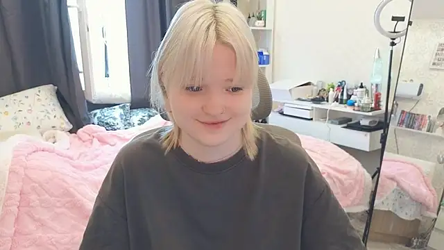 Živá chatovací místnost GlimmerGirl_