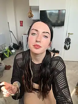 Ellie_Whitfield 即時聊天室