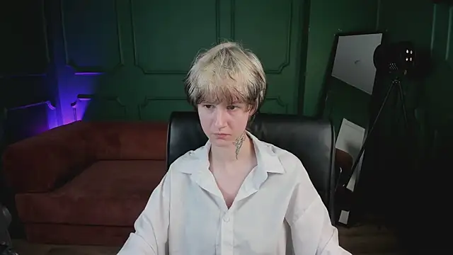 Živá chatovací místnost Senpai_Sins