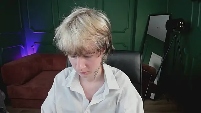 Živá chatovací místnost Senpai_Sins