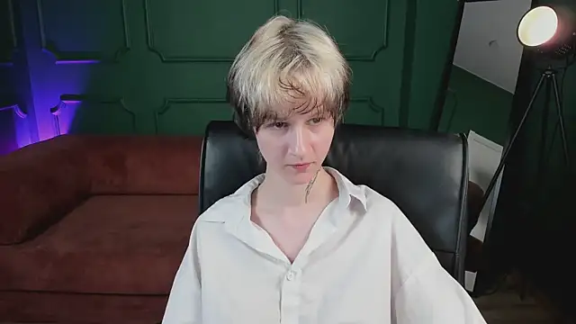 Živá chatovací místnost Senpai_Sins