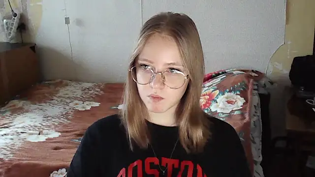 WinifredLunney's Live Chat Room