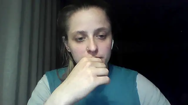LeaWetGirl 실시간 채팅방
