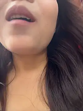 xiaolu0706 Adlı Modelin Canlı Sohbet Odası
