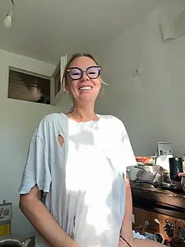 חדר צ' אט בשידור חי של michele_nolimi