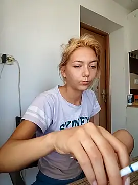 yasmi25's Live Chat Room