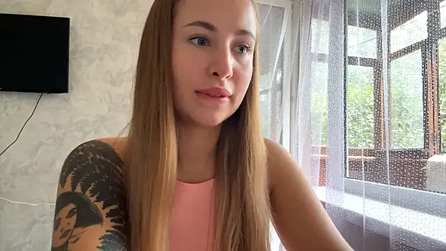 Micky_blush – Naživo chatovacia miestnosť
