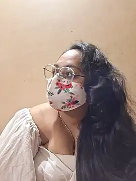 Riya__naughty Adlı Modelin Canlı Sohbet Odası
