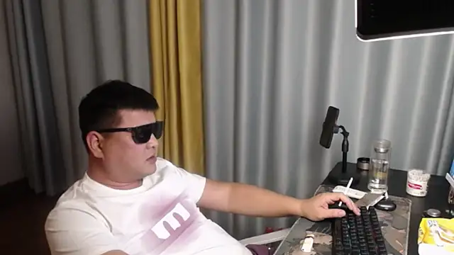 โชว์เซ็กส์แคมถ่ายทอดสดของ zhang1118