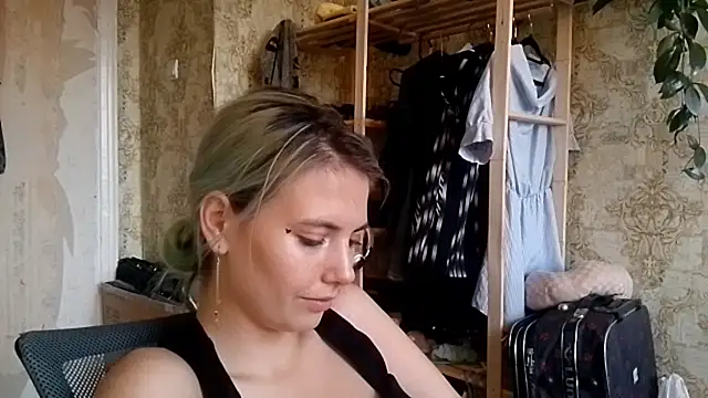 Helen18glo 실시간 채팅방