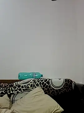 6Alice99's Live Chat Room