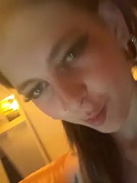 Alina-420's Live Chat Room