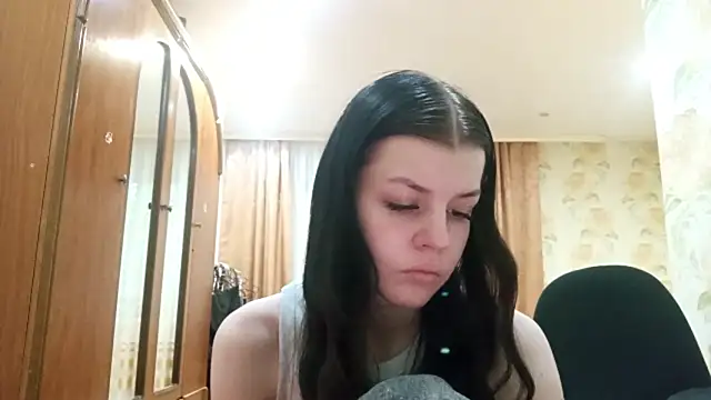 CecilyGraul Adlı Modelin Canlı Sohbet Odası