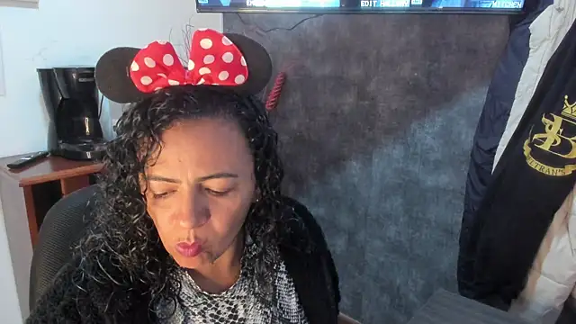 Sala de chat en directo de Natasha_Fox_Bms