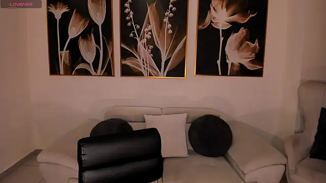 EmyLourens Adlı Modelin Canlı Sohbet Odası