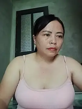 Lee_bee1 – live chatrum