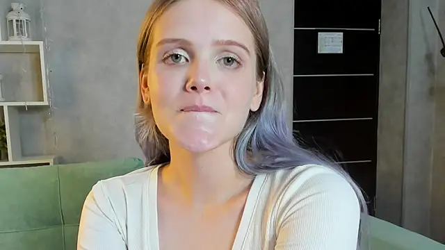 חדר צ'אט בשידור חי של Alisa_Allison