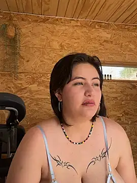 Karlaxxlia Adlı Modelin Canlı Sohbet Odası