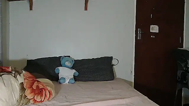 XxxPlumieSweetxxX's Live Chat Room