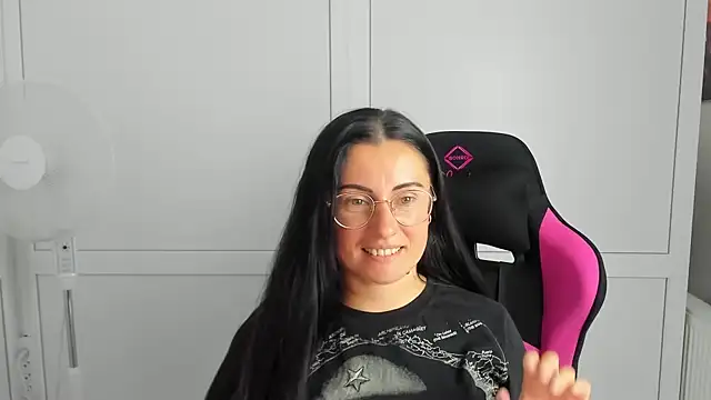 غرفة دردشة ChloeVibee المباشرة