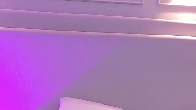 NaomiVelvet_'s Live Chat Room