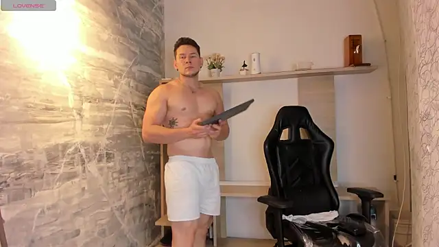 Izui_Pierce Webcam Show