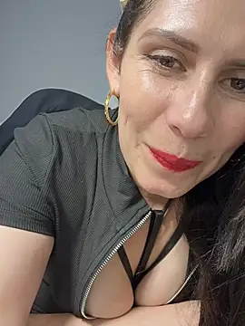 غرفة دردشة ALYSSON__11 المباشرة
