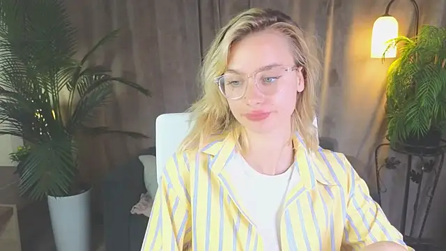 Živá chatovací místnost NoraMoreau
