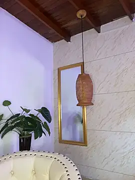 Živá chatovací místnost mia_castano