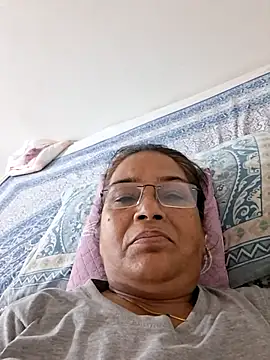 Živá chatovací místnost Priya-696