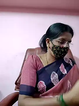 tamil_peenqueen's Live Chat Room